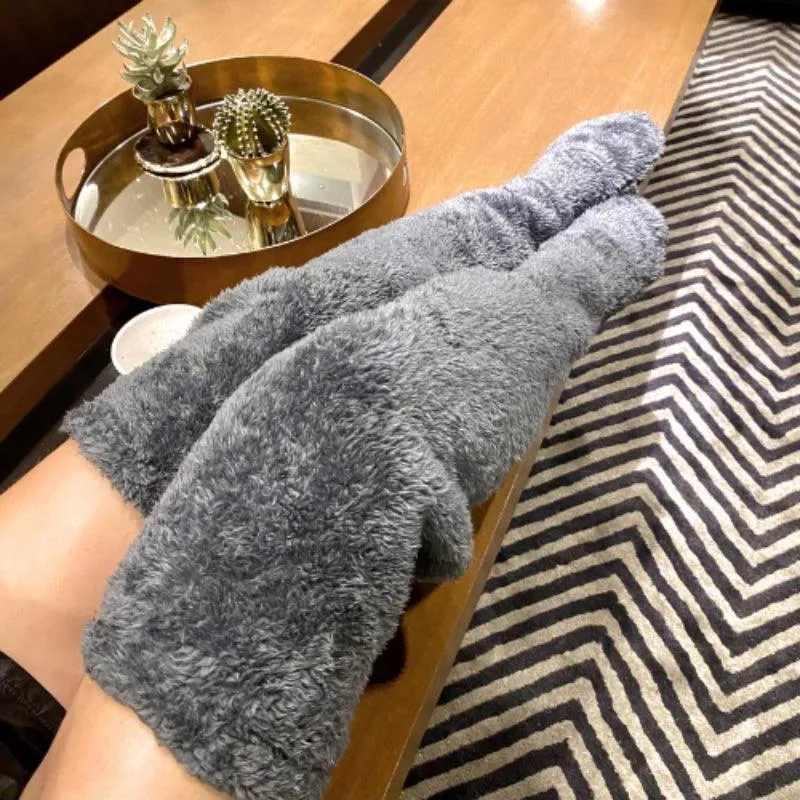 Plush lounge socks - Versatile Use for Every Occasion